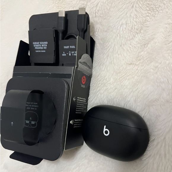 Beats Studio buds